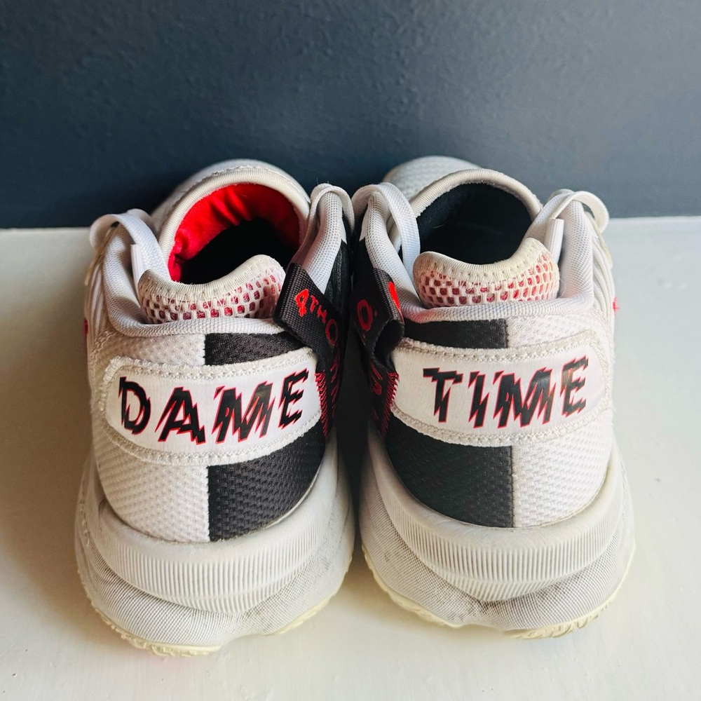 Dame 8 Basketball Shoe